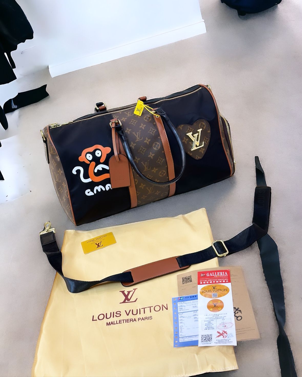 LOU.IS VUI.TTON VENTURER DUFFLE