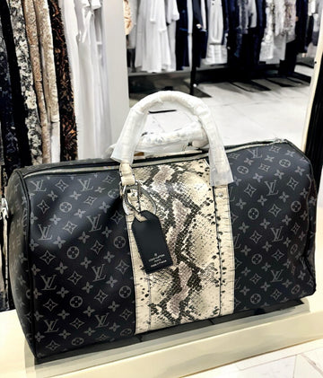 LOU.IS VUIT.TON KEEPALL