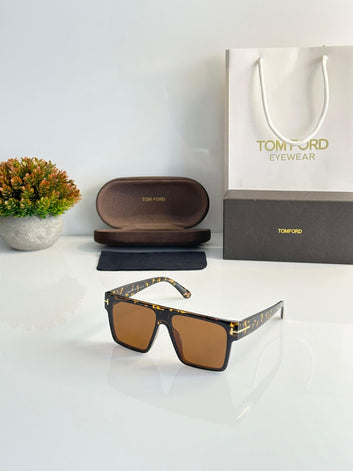 To.m Fo.rd sunglasses