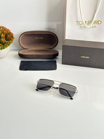 To.m Fo.rd sunglasses