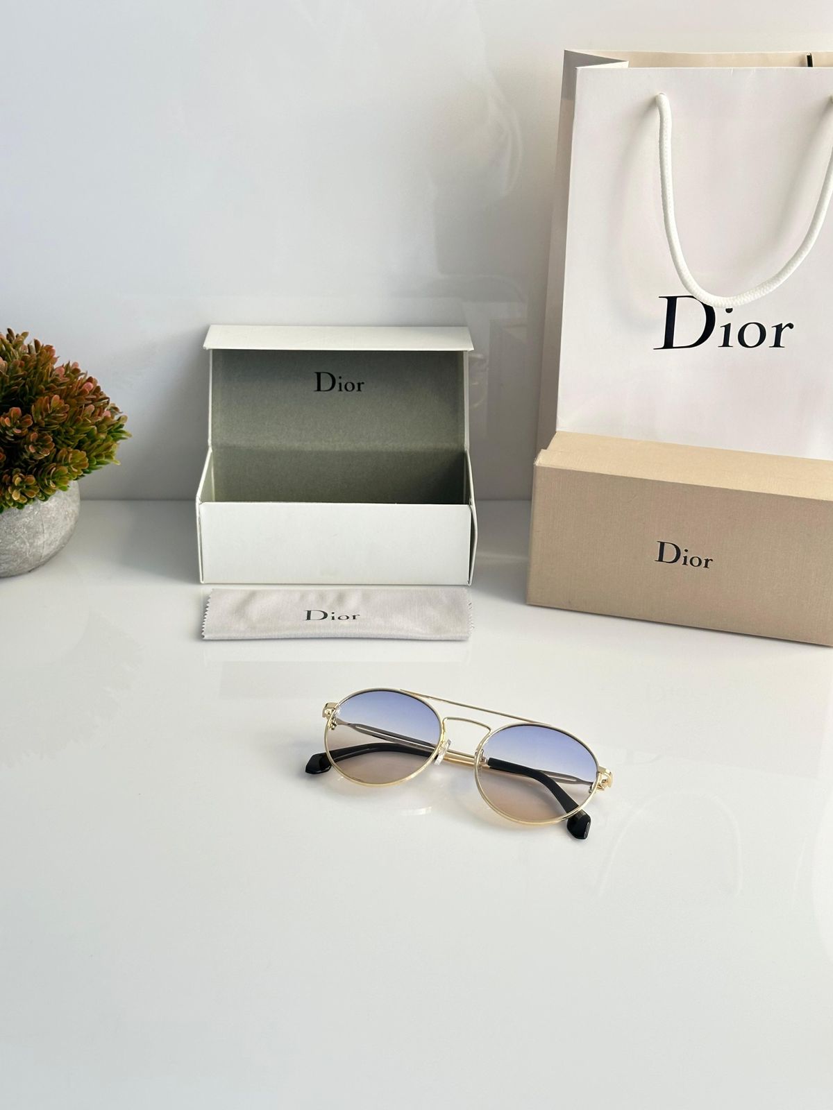 Dio.r sunglasses