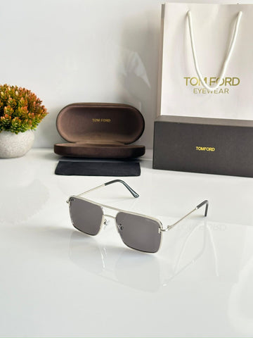 To.m Fo.rd sunglasses