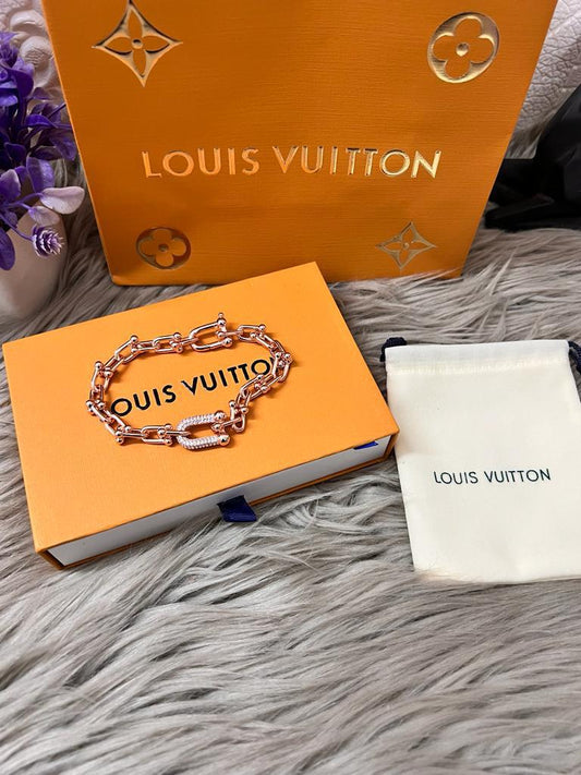 Lou.is Vui.tton bracelet