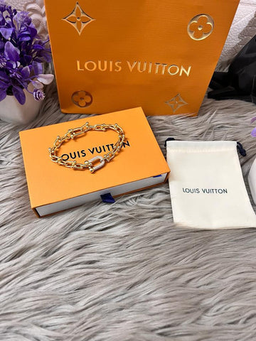 Lou.is Vui.tton bracelet